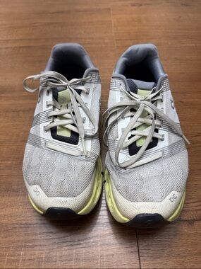 Women’s Athletic On Cloud Running Shoes in Grey with Lime Accents